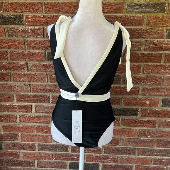 PatBO Plunge Neckline One-Piece Without Flower Size Small - Picture 4 of 5